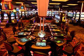 Filipino player watching a live dealer baccarat table on jiliphzone mobile